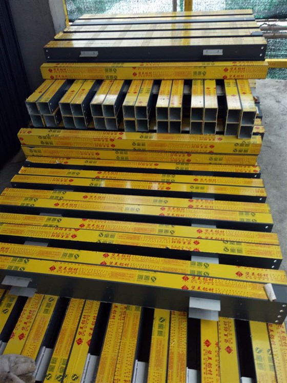 全隐框赢咖7五金材料